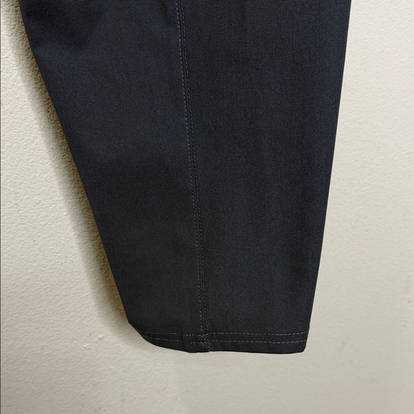 Vuori Men's The Rise The Shine Performance Pants - Charcoal Grey (V431) - Picture 5 of 11